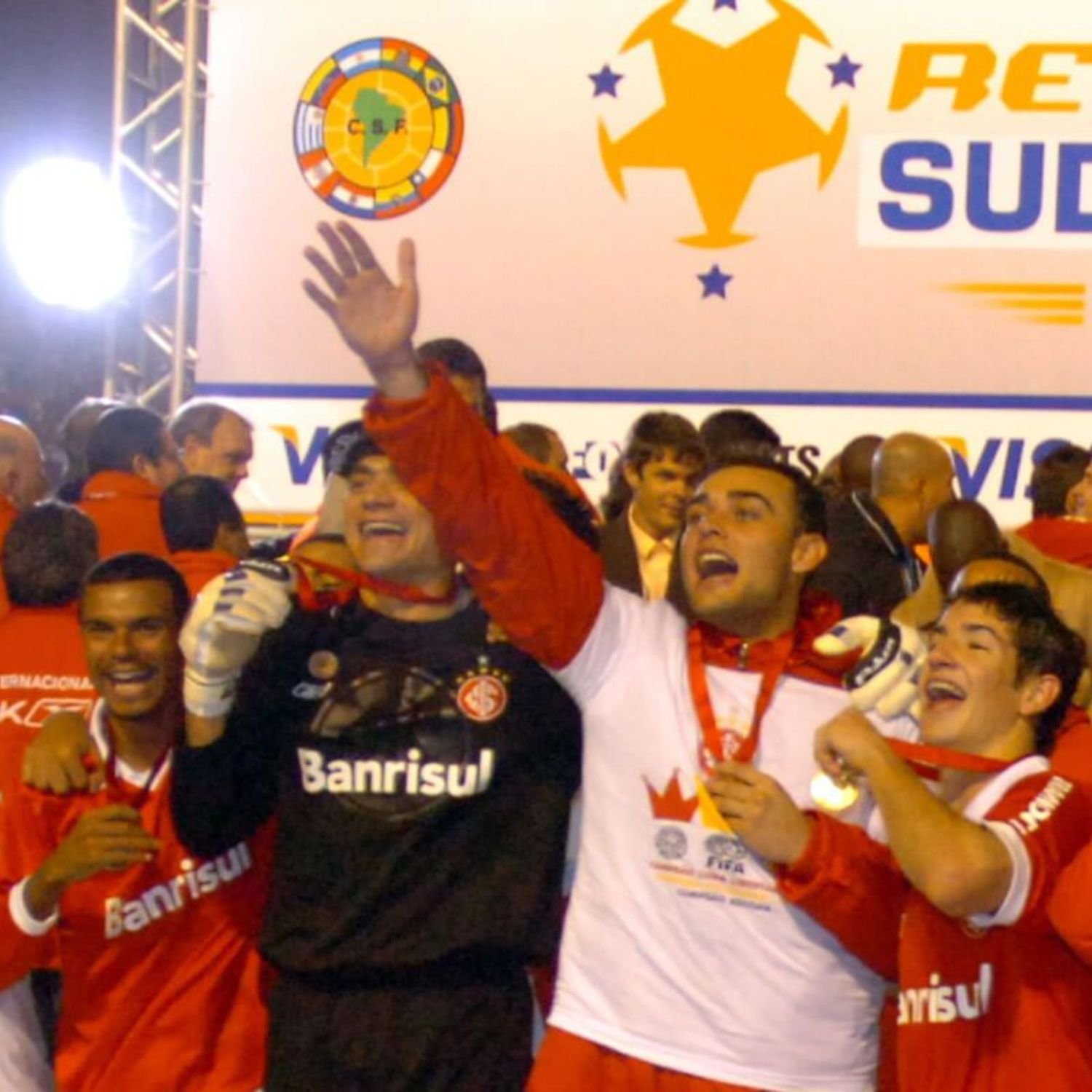 Rubens Cardoso, Clemer. Renan e Alexandre Pato celebram a conquista do Inter na Recopa Sulamericana 2007 - Foto Site Sport Club Internacional